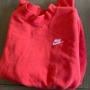 NIKE slightly cropped coral crewneck